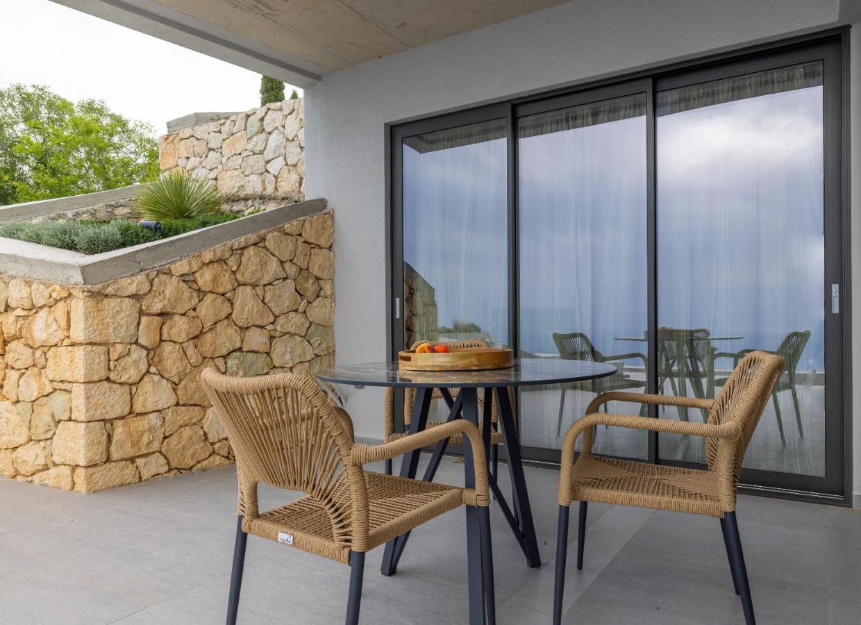Anadeo Villas & Suites Exanthia Exterior photo